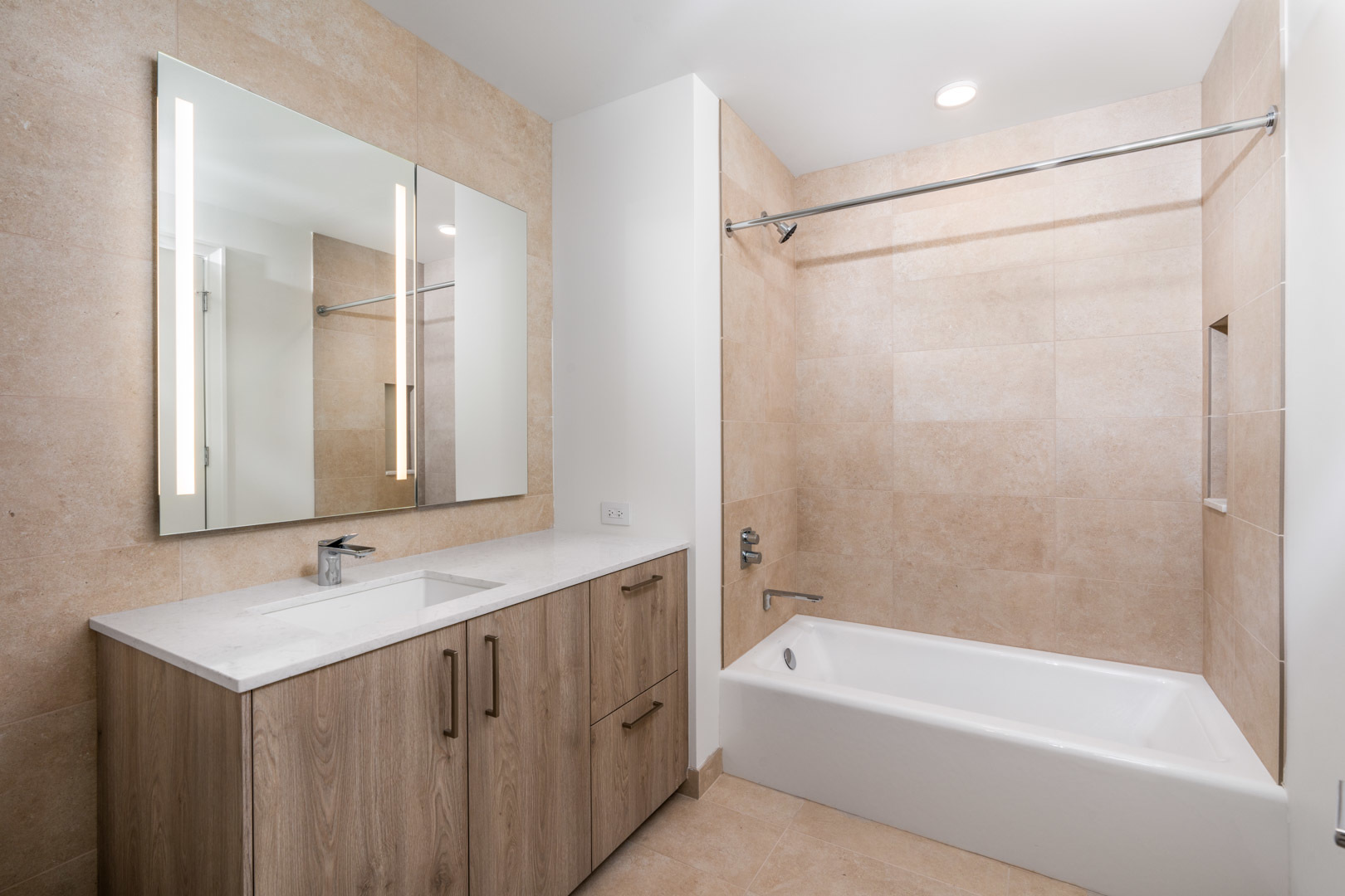 211 North Harbor Drive, Unit 2007 Chicago, IL 60601 - Photo 8 of 24