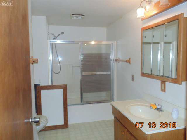 3120 Simpson Road Owosso, MI 48867 - Photo 10 of 12 21202597-9.JPG