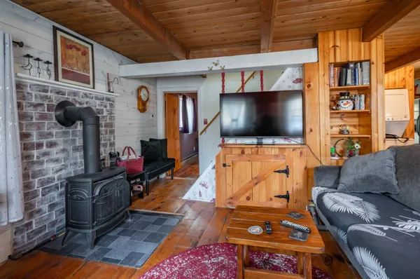 $299,900 | 15 Autumn Road, Hillsborough, NH 03244