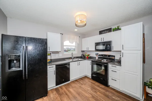 $300,000 | 3415 Parkview Drive, Columbus, IN 47201