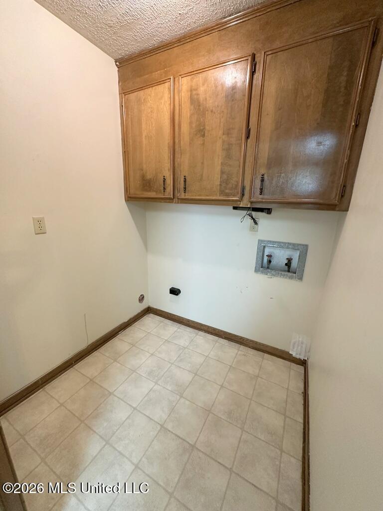 232 Forest Valley Drive Jackson, MS 39212 - Photo 16 of 23 Walk in Laundry