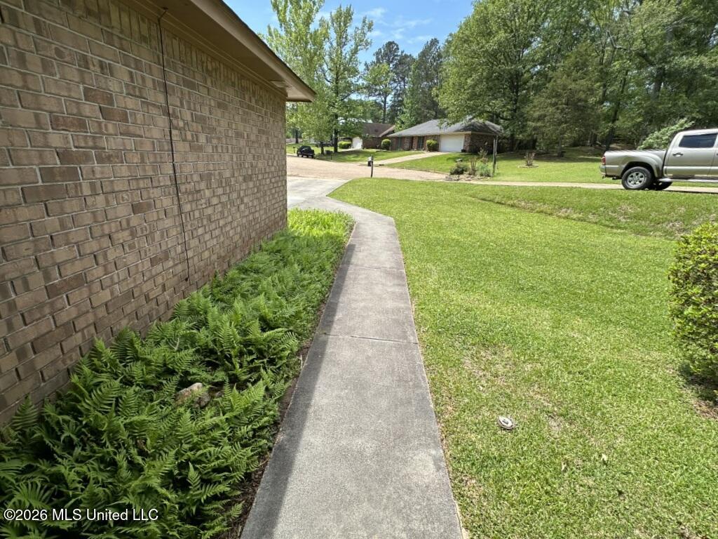 232 Forest Valley Drive Jackson, MS 39212 - Photo 20 of 23 Welcoming Walking path