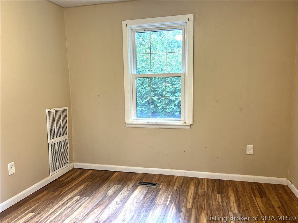 952 East Booe Road Austin, IN 47102 - Photo 5 of 22 Gallery Image 5