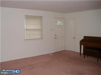 4808 Cooper Road Brookhaven, PA 19015 - Photo 4 of 12 Living Room