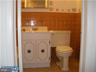 4808 Cooper Road Brookhaven, PA 19015 - Photo 10 of 12 Bathroom