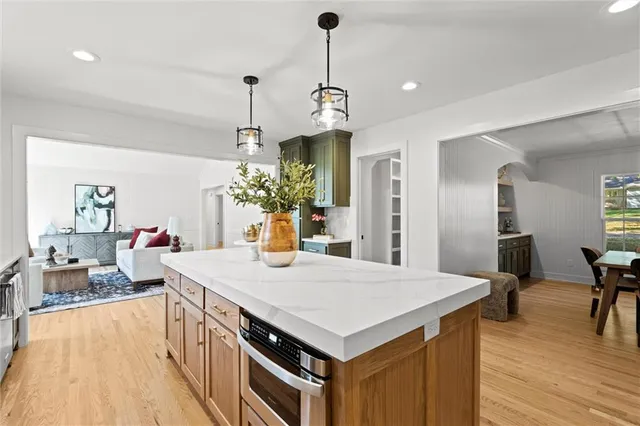 $1,165,000 | 10315 High Drive, Leawood, KS 66206