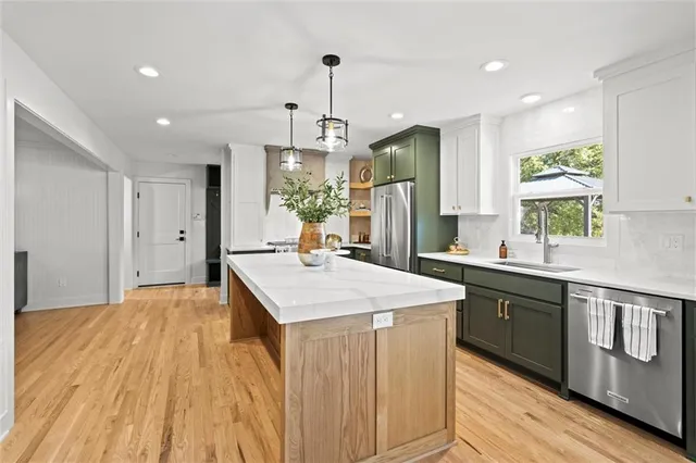 $1,199,950 | 10315 High Drive, Leawood, KS 66206