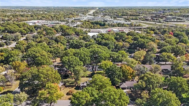 $1,199,950 | 10315 High Drive, Leawood, KS 66206