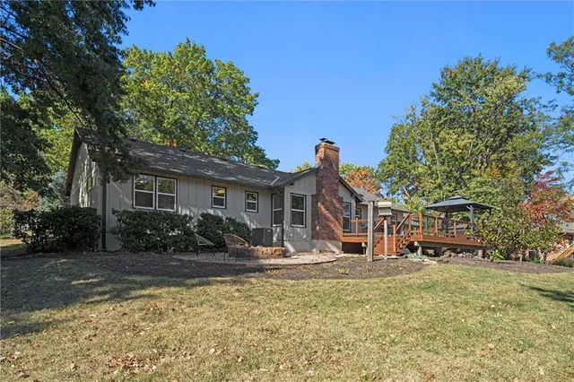 $1,199,950 | 10315 High Drive, Leawood, KS 66206