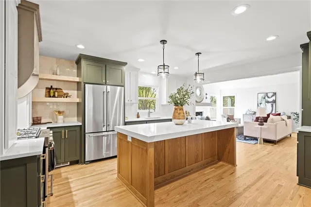 $1,165,000 | 10315 High Drive, Leawood, KS 66206