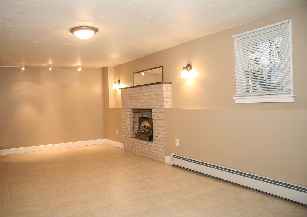 59 Upland Road Marlborough, MA 01752 - Photo 17 of 24 Gallery Image 17