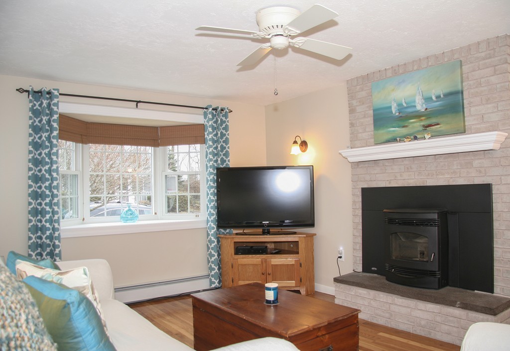 59 Upland Road Marlborough, MA 01752 - Photo 4 of 24 Gallery Image 4