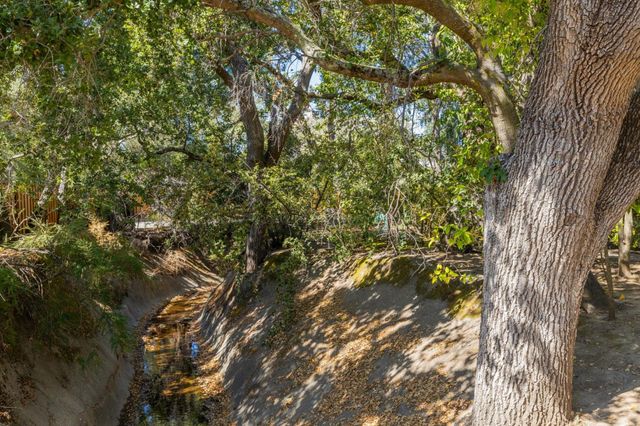 $5,000,000 | 285 Camino Al Lago, Atherton, CA 94027