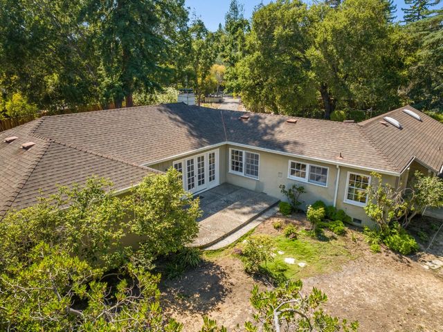 $5,000,000 | 285 Camino Al Lago, Atherton, CA 94027