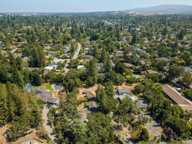 $5,000,000 | 285 Camino Al Lago, Atherton, CA 94027