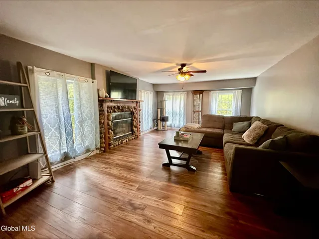 $299,900 | 273 Gansevoort Road, Gansevoort, NY 12831