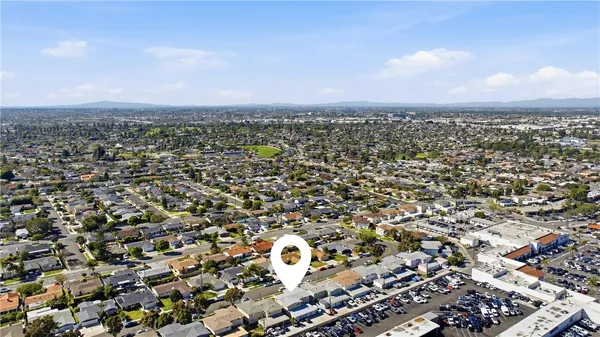 $2,300,000 | 2940 Peppertree Lane, Costa Mesa, CA 92626
