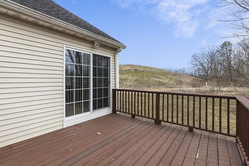 8 Fox Run Road, Unit 8 Blackstone, MA 01504 - Photo 6 of 28 Gallery Image 6