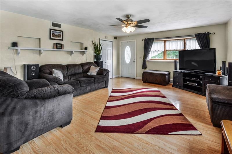 33 Burger Road Cheswick, PA 15024 - Photo 3 of 17