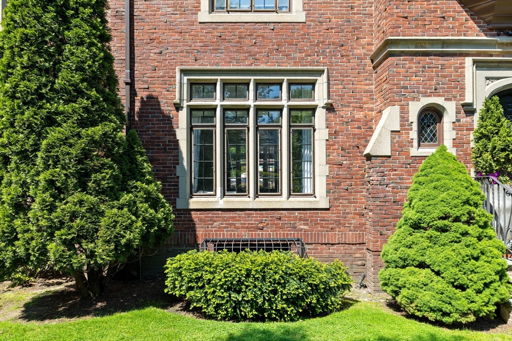 98 Carlton Street Brookline, MA 02446 - Photo 39 of 40