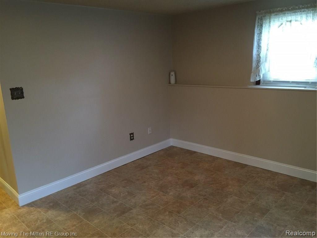 6757 Belleville Road Belleville, MI 48111 - Photo 5 of 11