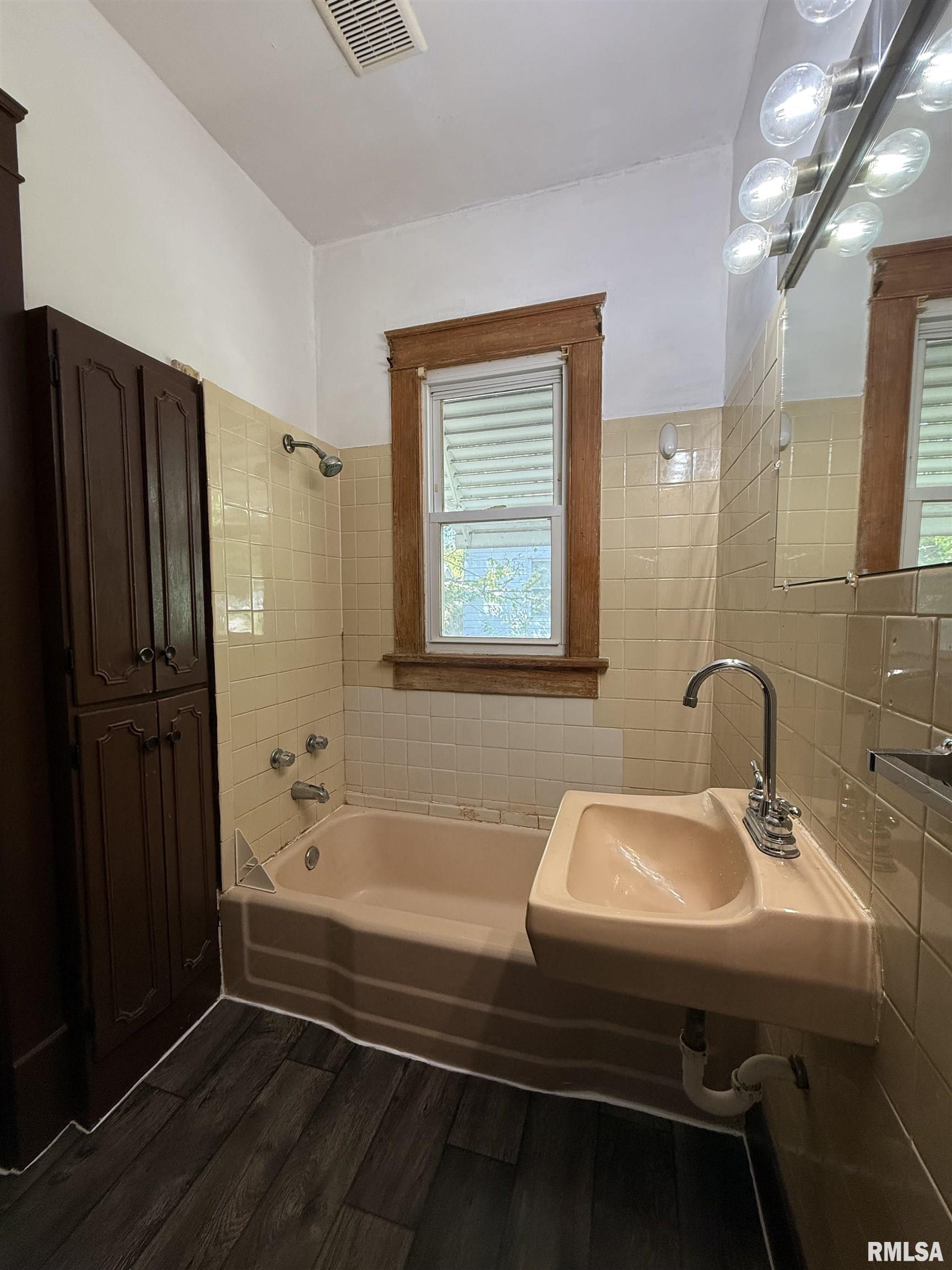 335 West Chase Street Macomb, IL 61455 - Photo 15 of 27