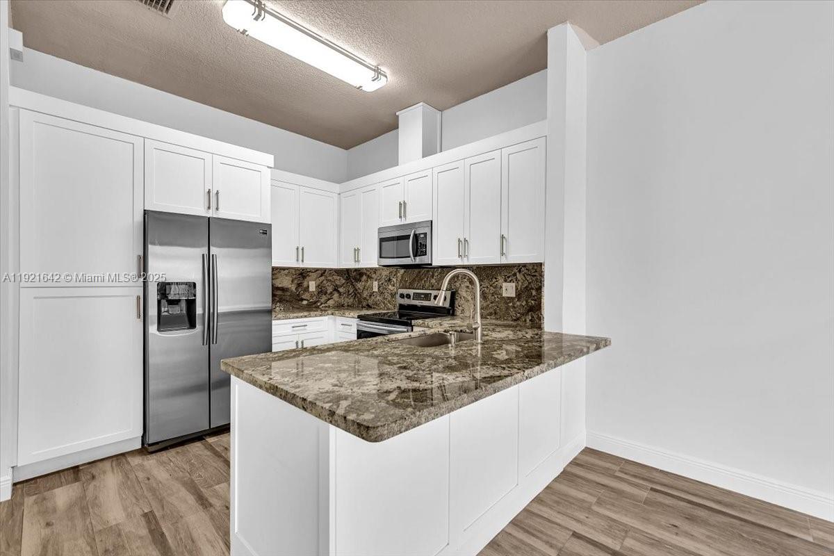 16283 Southwest 83rd Street Miami, FL 33193 - Photo 26 of 72