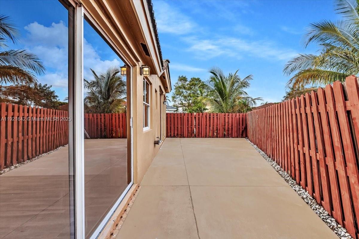 16283 Southwest 83rd Street Miami, FL 33193 - Photo 54 of 72