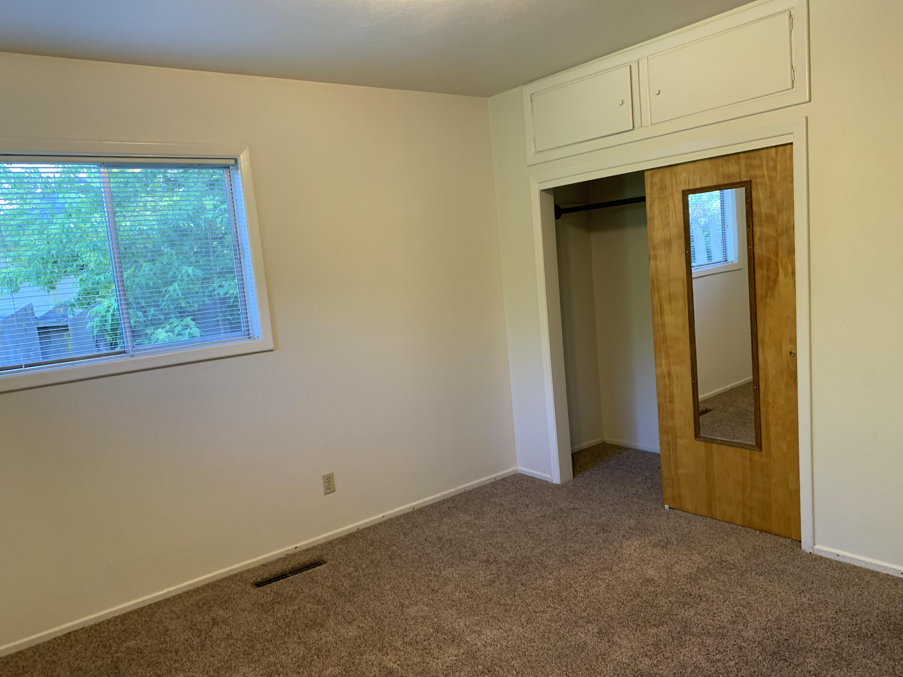 755 South Valley View Road Ashland, OR 97520 - Photo 17 of 34