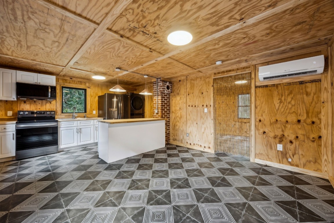 113 South 8th Street Fernandina Beach, FL 32034 - Photo 5 of 34 a view of a entryway door of the building