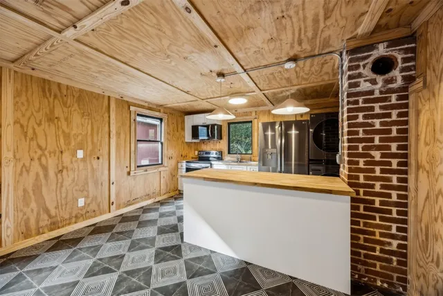 $2,300 | 113 South 8th Street, Fernandina Beach, FL 32034