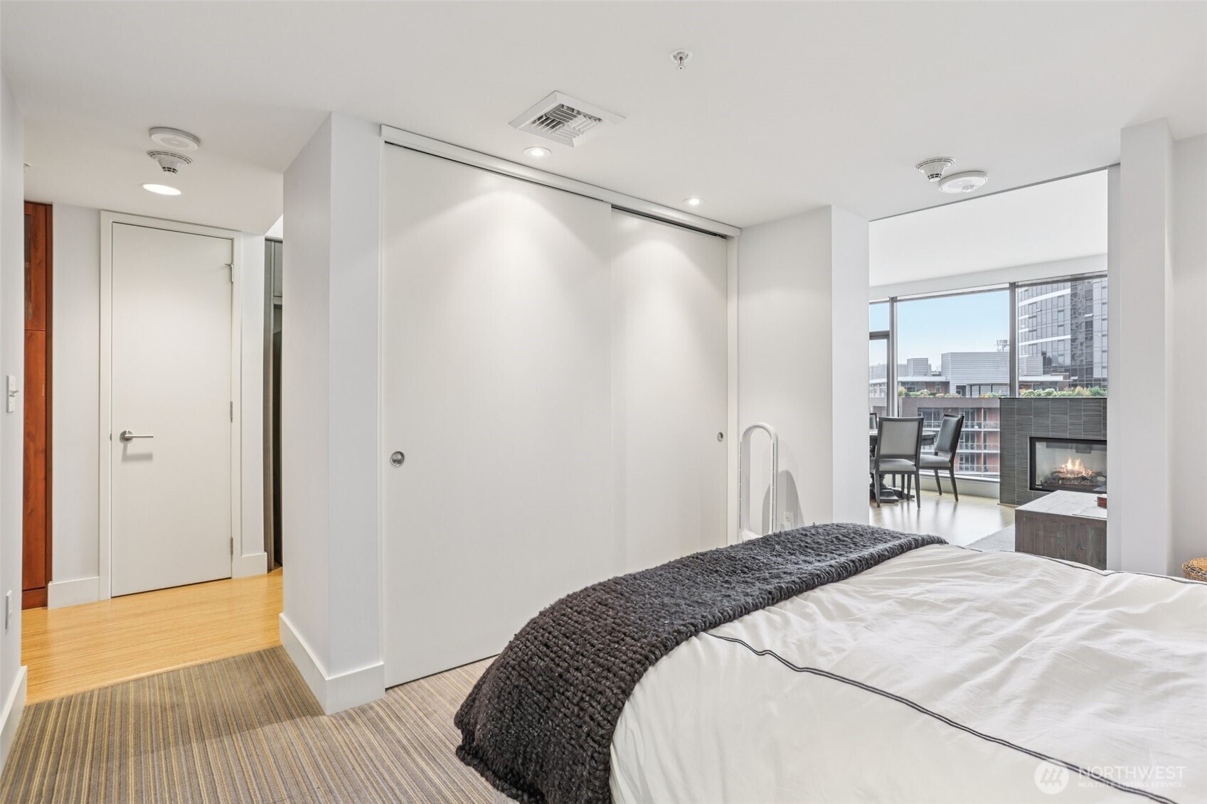 820 Blanchard Street, Unit 904 Seattle, WA 98121 - Photo 12 of 26