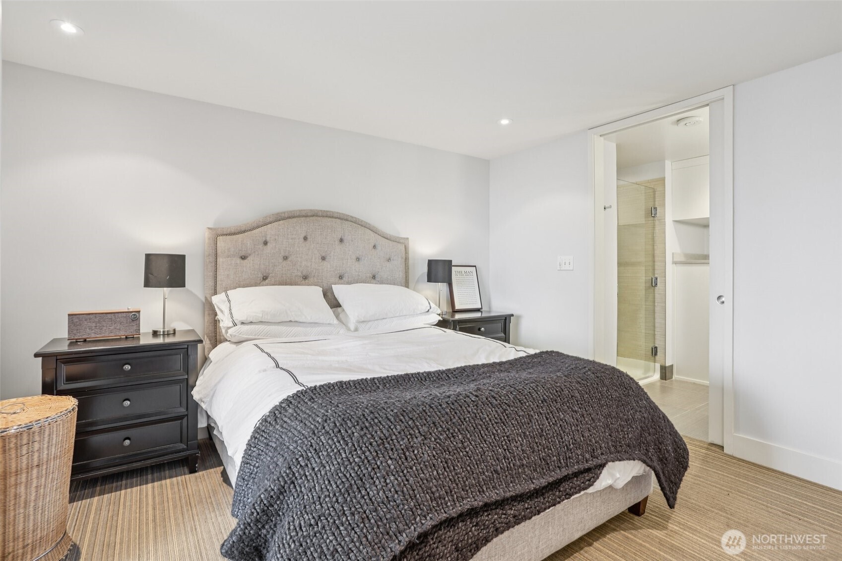 820 Blanchard Street, Unit 904 Seattle, WA 98121 - Photo 13 of 26