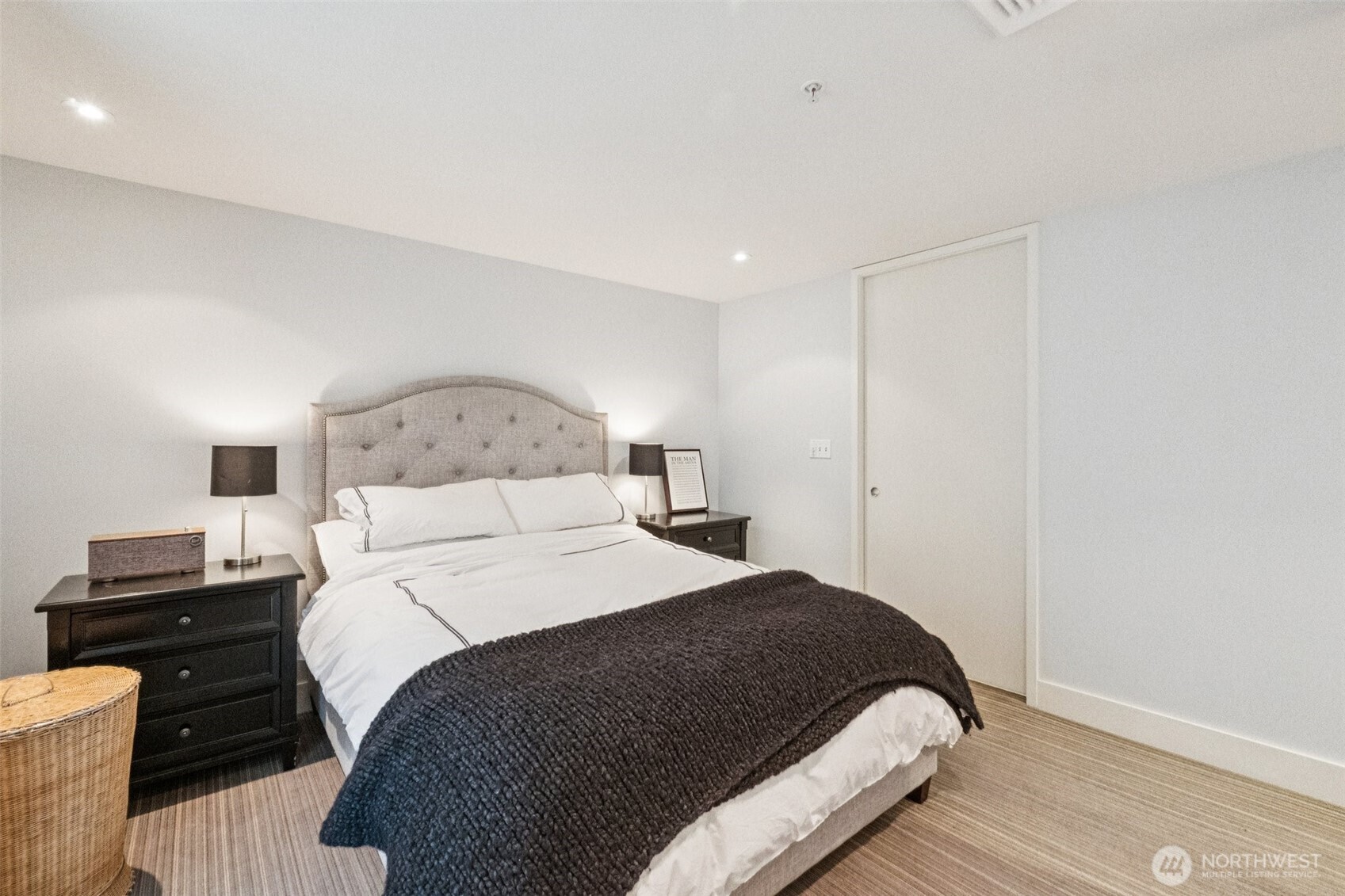 820 Blanchard Street, Unit 904 Seattle, WA 98121 - Photo 14 of 26