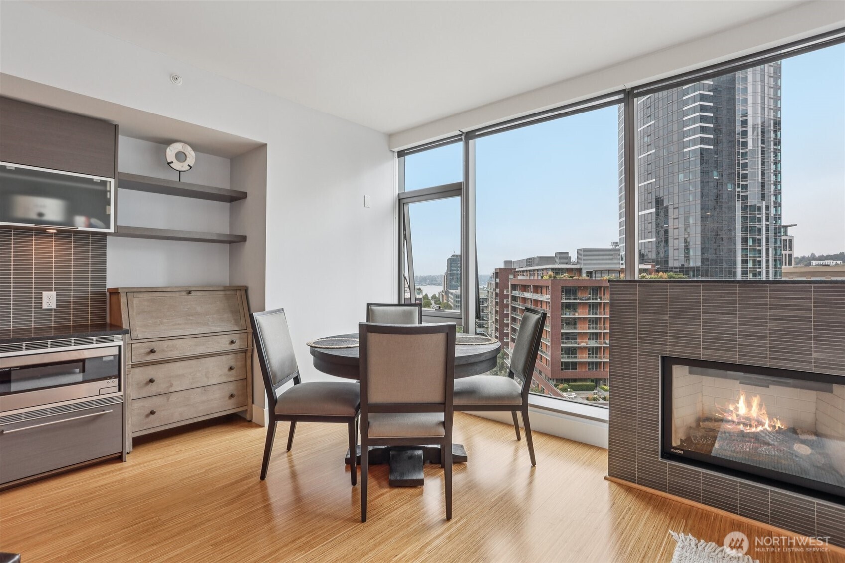 820 Blanchard Street, Unit 904 Seattle, WA 98121 - Photo 5 of 26