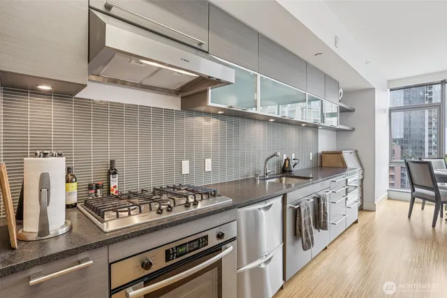 $539,000 | 820 Blanchard Street, Unit 904, Seattle, WA 98121