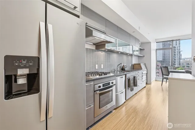 $539,000 | 820 Blanchard Street, Unit 904, Seattle, WA 98121