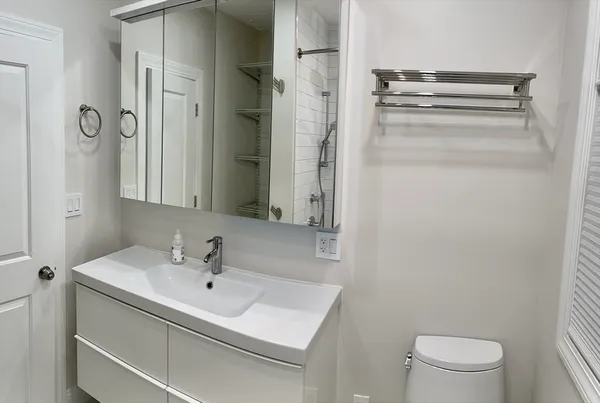 $4,800 | 258 West Broadway, Unit 4, Boston, MA 02127