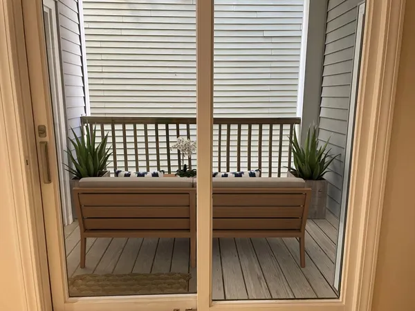 $4,800 | 258 West Broadway, Unit 4, Boston, MA 02127