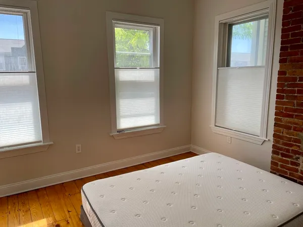 $4,800 | 258 West Broadway, Unit 4, Boston, MA 02127