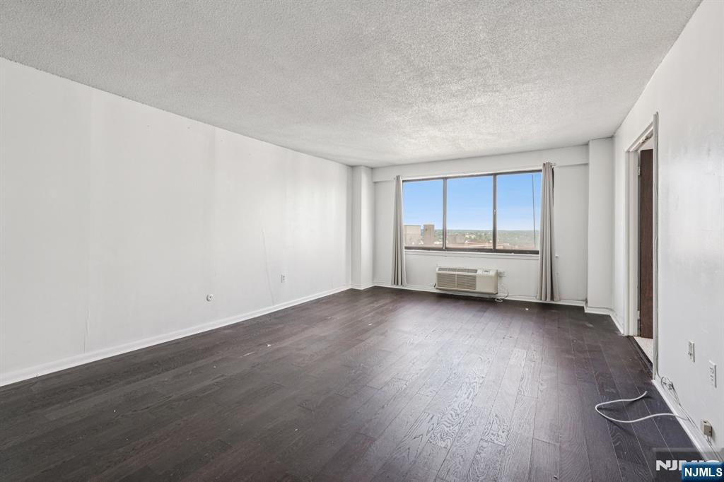 307 Prospect Avenue, Unit 16A Hackensack, NJ 07601 - Photo 14 of 35