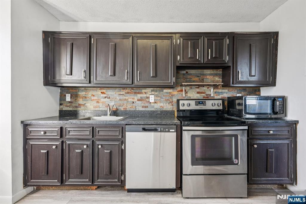 307 Prospect Avenue, Unit 16A Hackensack, NJ 07601 - Photo 4 of 35