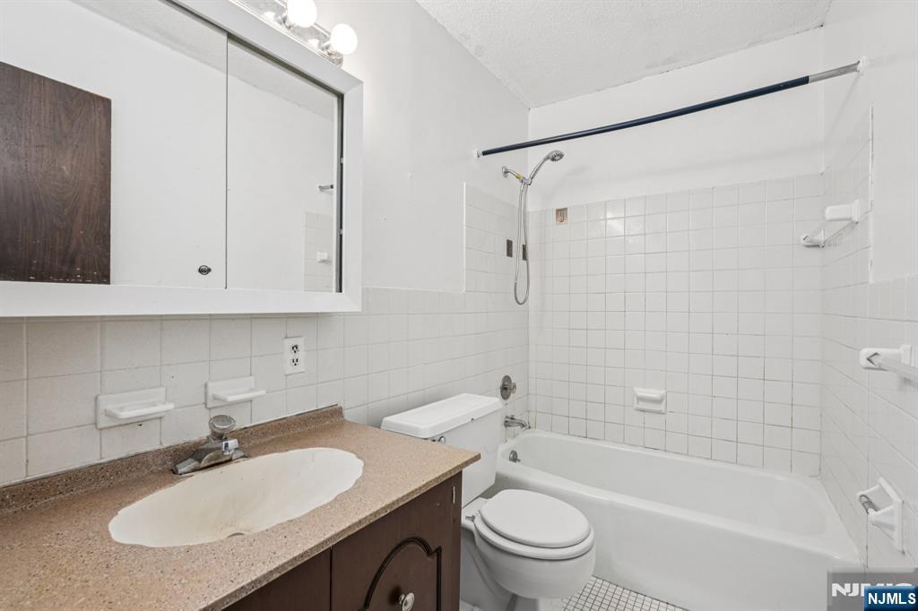 307 Prospect Avenue, Unit 16A Hackensack, NJ 07601 - Photo 9 of 35