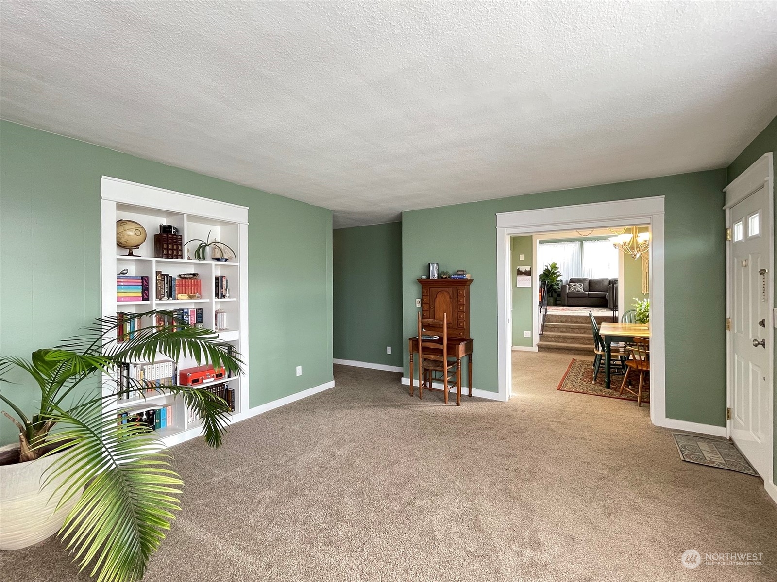 131 East 2nd Street Port Angeles, WA 98362 - Photo 8 of 33 a view of a livingroom with furniture and a garage