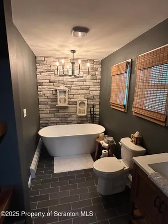 $1,785,000 | 1010 Crystal Lake Boulevard, Carbondale, PA 18407