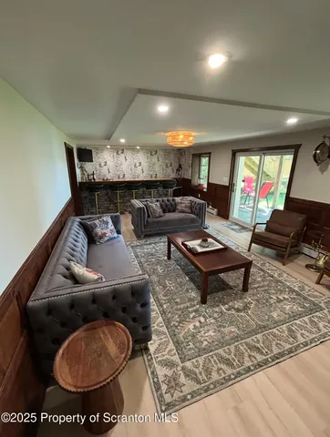 $1,785,000 | 1010 Crystal Lake Boulevard, Carbondale, PA 18407