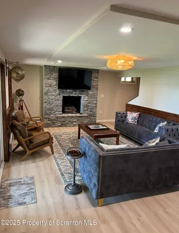 $1,785,000 | 1010 Crystal Lake Boulevard, Carbondale, PA 18407