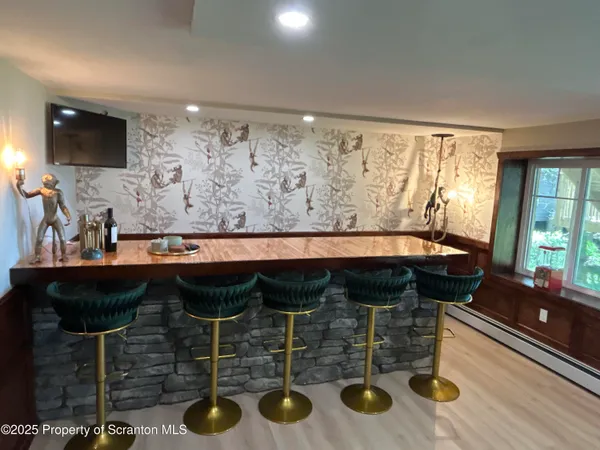 $1,785,000 | 1010 Crystal Lake Boulevard, Carbondale, PA 18407