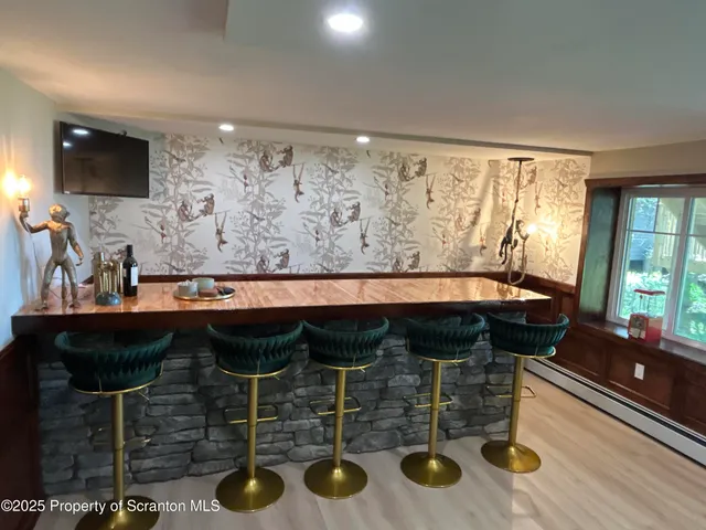 $1,785,000 | 1010 Crystal Lake Boulevard, Carbondale, PA 18407