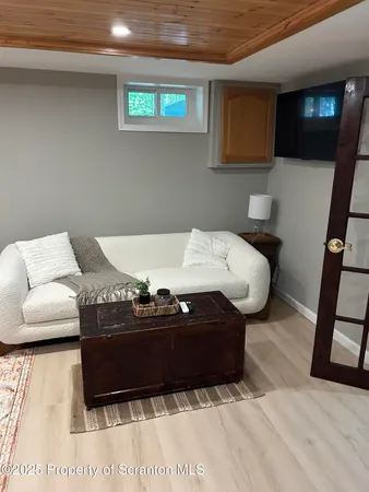 $1,785,000 | 1010 Crystal Lake Boulevard, Carbondale, PA 18407